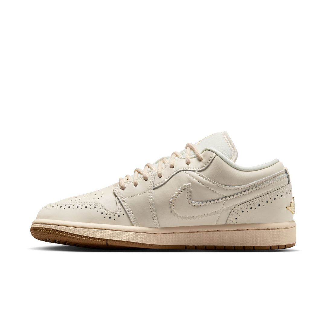 Air Jordan 1 Low SE (Chalk/Chalk-Metallic Gold-Pearl White)