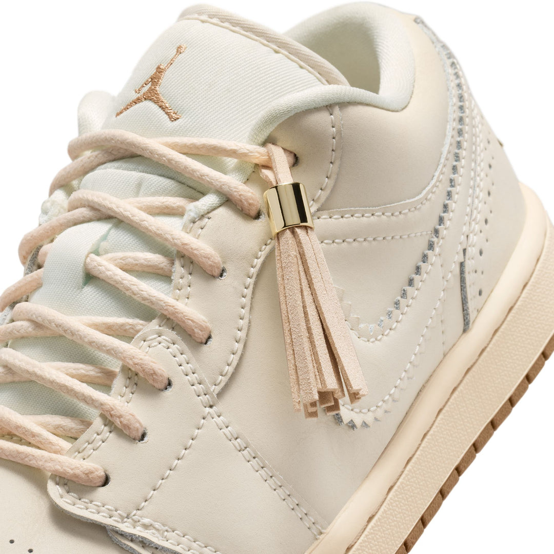 Air Jordan 1 Low SE (Chalk/Chalk-Metallic Gold-Pearl White)